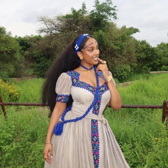 women's maxi dresses for summer PRETTYGARDEN Floral Dress Outfits Spaghetti Strap Flowy Long Sundress Beach Vacation Boho Color:Hueso shoulder neckline Women's Blue Embroidered Denim dirndl kleid