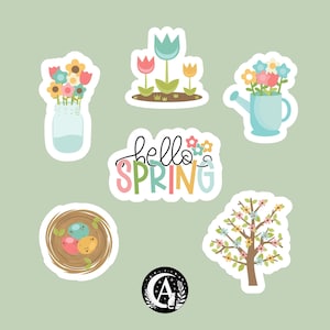 Könnte beinhalten: Eine Sammlung von Aufklebern zum Thema Frühling. Die Aufkleber zeigen bunte Blumen in einem Einmachglas, einer Gießkanne und einem Baum. Enthält einen Aufkleber mit dem Text "hello SPRING" und ein Nest mit Eiern. Der Hintergrund ist hellgrün.