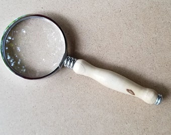 Magnifying Glass with Maple Wood Handle