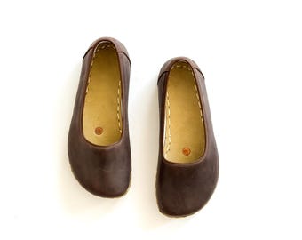 Barefoot Wide Grounding Women Shoes: Handmade Leather Ballet Flats - Bitter Brown