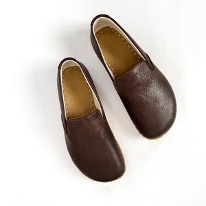 Mocassins en cuir marron amer, chaussures pieds nus en cuivre pour femmes image 7