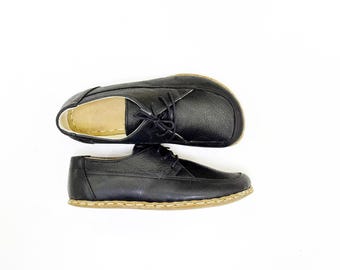 Handmade Leather Barefoot Women Shoes: Grounding Copper Sole - Black