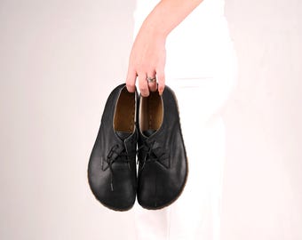 Leather Barefoot Shoes: Women's Grounding Shoes, Copper Sole - Black