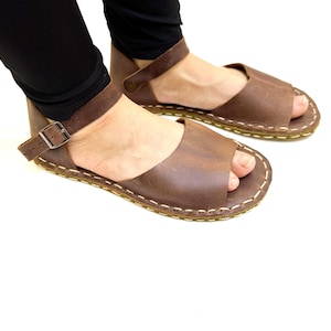 Sandales pieds nus en cuir minimalistes pour femme - Rivet en cuivre - Marron classique