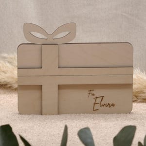 Exklusiver Holz-Umschlag für Gutscheine & Grußkarten | personalisiert