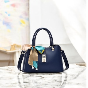 Handgefertigte Retro Schultertasche aus PU-Leder | Trendige Tragetasche mit Seidenschal Schleife | Ideal für modebewusste Frauen und durchdachte Geschenke