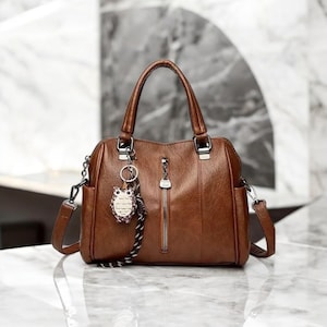 Handgefertigte Retro Schultertasche aus PU-Leder | Vintage Luxus Reisehandtasche für Arbeit und täglichen Gebrauch | Perfektes Geschenk für Frauen