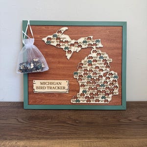 Michigan bird tracker map, wooden bird watching checklist for Michigan, Michigan bird watcher bucket list tracker, birdwatching wall art