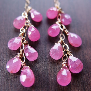 Boucles d&#39;oreilles pendantes saphir rose 14 carats remplie d&#39;or : Bijoux pour demoiselles d&#39;honneur faits main