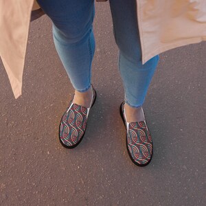 Women’s slip-on canvas shoes