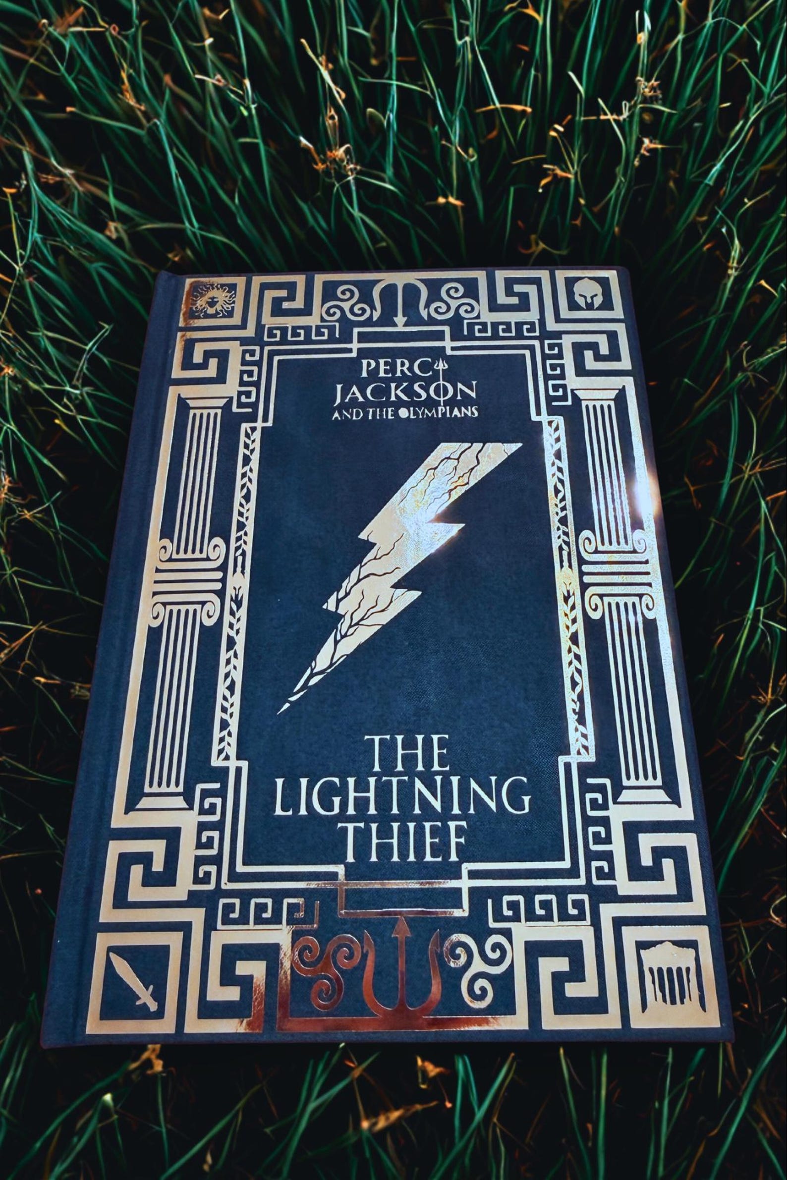 Percy Jackson and the Olympians the Lightning Thief by Rick Riordan ...