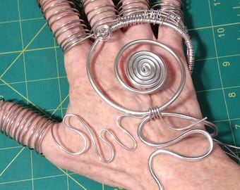 Spiral Wire Glove