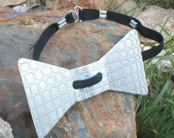 Metal Bowtie-Etched Gater finish