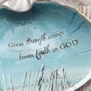 Coquillage de plage inspirant, cadeau de versets bibliques côtiers, cadeau d'encouragement aux chrétiens pour le rétablissement, une grande force vient de la foi en Dieu image 1