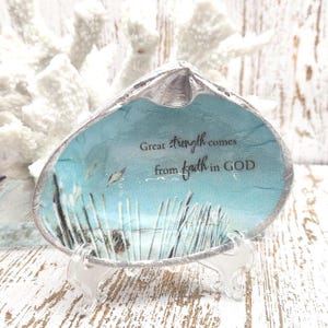 Coquillage de plage inspirant, cadeau de versets bibliques côtiers, cadeau d'encouragement aux chrétiens pour le rétablissement, une grande force vient de la foi en Dieu With Display Stand