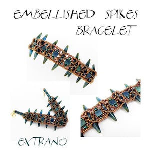 Könnte beinhalten: Ein Armband mit Perlen in geometrischem Design, bestehend aus dunkelgrünen und kupferfarbenen Perlen. Das Armband hat einen stacheligen Rand und heißt "Embellished Spikes Bracelet" und "Extranõ".