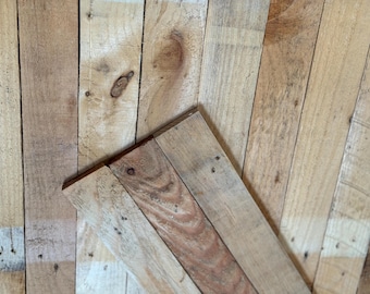40 x Reclaimed Pallet Boards - Kiln Dried, Ideal for Wall Cladding, Planks, Slats, Rustic Crafts, Recycled Timber 900-120mm Length