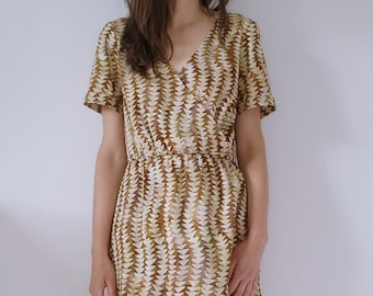 Women's crossover long dress with elastic waist. Batik rust on woven cotton. Short sleeves. Side slits. Customize length!