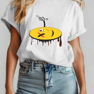 Women&#39;s smiley t-shirt