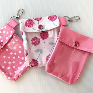 Doorzichtig zakje aan de voorkant 3-pack sleutelhangerclip 3x4 kleine houder Handdesinfecterend middel Lippenbalsem Kleine toiletartikelen Meisjes discokersen roze stippen