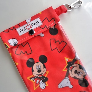 Custodia EpiPen di Topolino con tasca frontale trasparente in vinile e clip 4x8 Contiene 2 penne iniettabili AuviQ per adulti/bambini Include tessera medica 4 misure