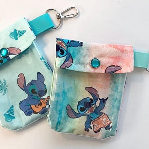 Lot de 2 Lilo & Stitch pochette transparente pour porte-clés 3 x 4 petit support désinfectant pour les mains baume à lèvres sac à dos organisateur de sac à main Disney Pixie Dusting