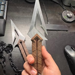 3D printed props based on VALORANT Kuronami no Yaiba~Birthday Gift~Gift for game lovers~Valorant 3D printed weapons~gift for him~Weapon prop