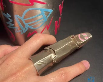 props inspired by anime Arcane,Jinx mechanical middle finger and nail art,perfect gifts for fans,gifts for gamers,Jinx fan creations,