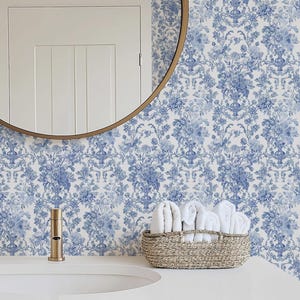 Papel pintado removible azul y blanco estilo toile, azulejos autoadhesivos Delft con motivos florales costeros, mural de pared para casa de campo francesa con temática botánica.