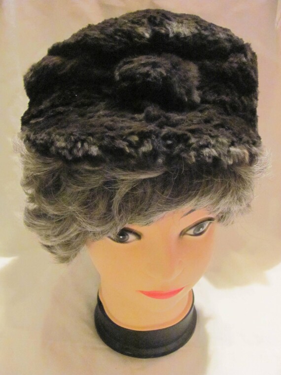Warm Winter Mouton Sheep Skin Little Hat With Brim, Very  display picture 2