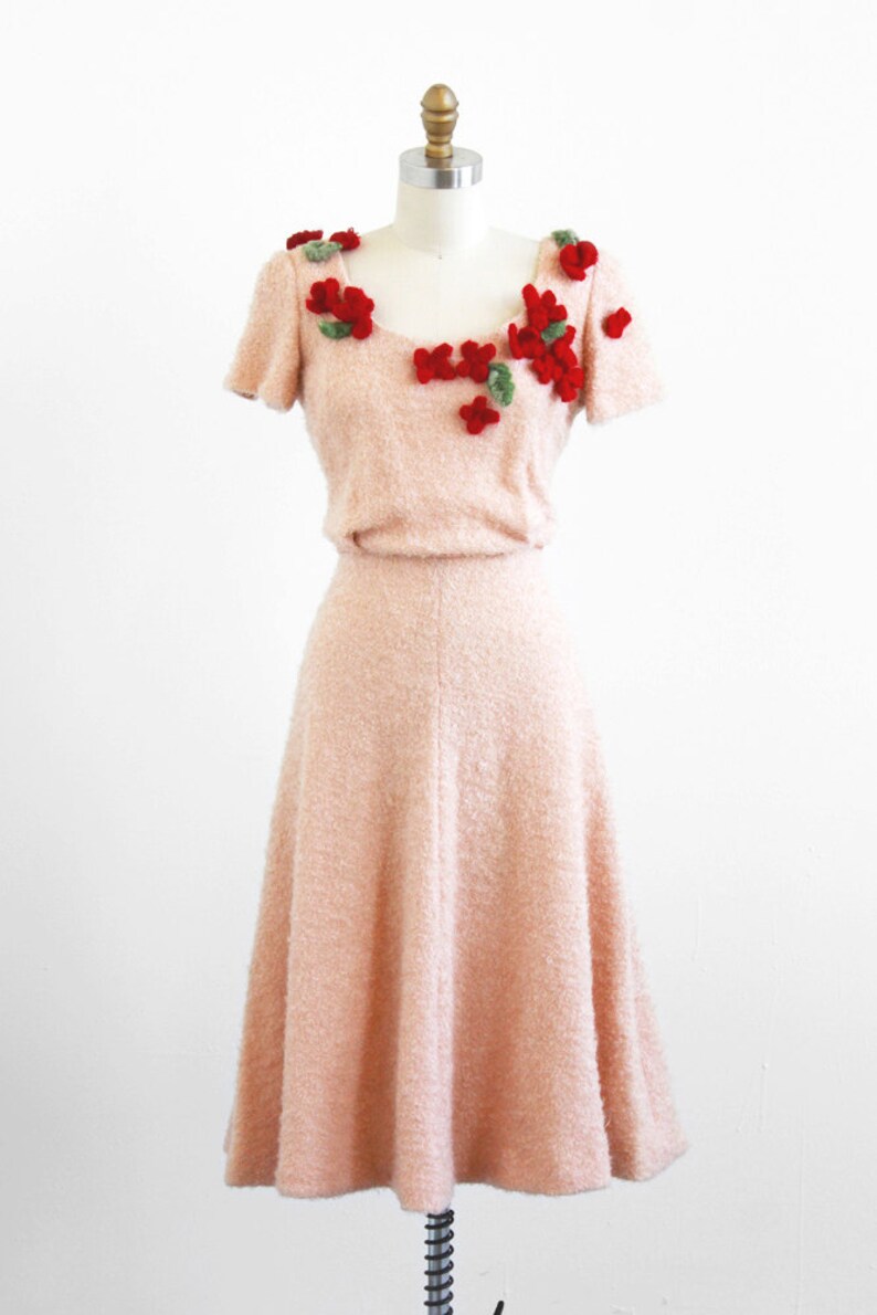 vintage 1940s dress / 40s dress / Crocheted Flowers Tan and Burgundy Knit Dress image 5