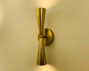 Aplique de pared moderno de latón de doble dirección: iluminación minimalista con movimiento vertical para interiores de diseño, aplique de pared, lámpara de pared enchufable, lámpara de noche.