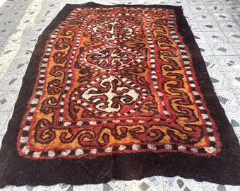 Authentischer Kirgisischer Shyrdak Filzteppich, Großer Bio-Wollteppich, Handgefertigter Zentralasiatischer Teppich, Einzigartiges Schlafzimmer Dekor 200x300