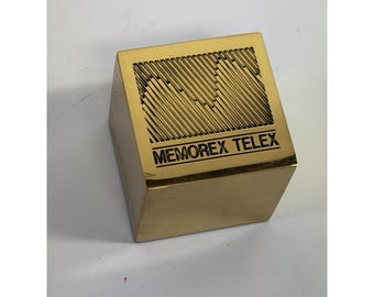 "Vintage Memorex Telex aus massivem Messing 2 ""Cube Briefbeschwerer für Corporate Promo."