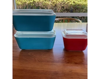 Vintage Pyrex 502 and 501 Refrigerator Dish Set, Blue and Red