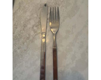 Cubiertos de acero inoxidable Hallmark Collection THC, diseño Sunburst, fabricados en Japón.