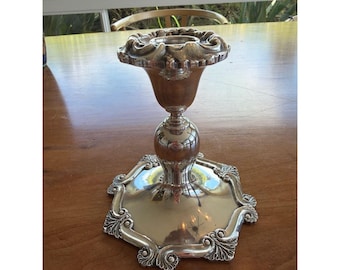 Candelabro de reproducción en plata chapada sobre cobre de International Silver Sheffield