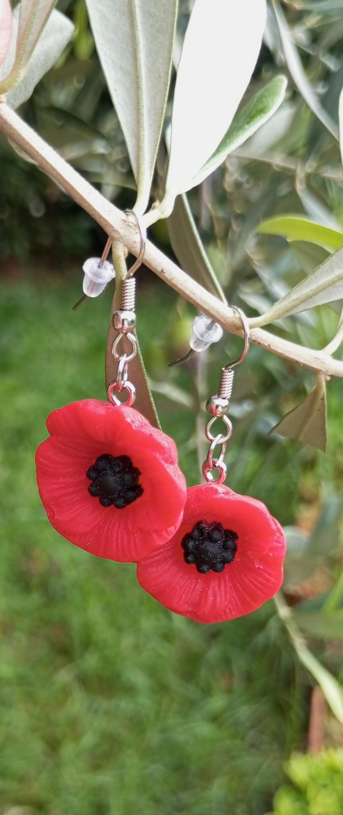 Orecchini Pendenti A Fiore Di Papavero Rosso Con Strass – Lega E Strass – 1 Paio – Colore Argento - 2