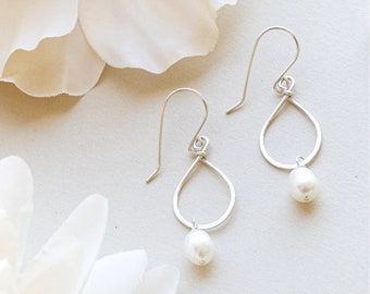 Pearl Earrings / Sterling Silver or 14k Gold Filled / Dainty Jewelry / Freshwater Pearls