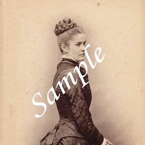 Photographie gothique victorienne jeune femme en téléchargement numérique photographie vintage ancêtre indésirable journal collage éphémères armoire carte antique