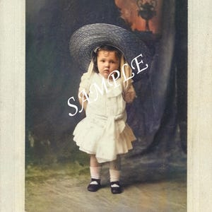 Fotografia d'epoca stampabile download digitale ragazza con cappello antico armadio carta collage diario spazzatura antenato effimero