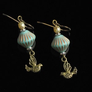 Brass Bird Earrings, Unique Nature Jewelry, Bird Charm Brass Earrings, Glass & Niobium Earrings, Unique Birthday Gift for Women, Mom
