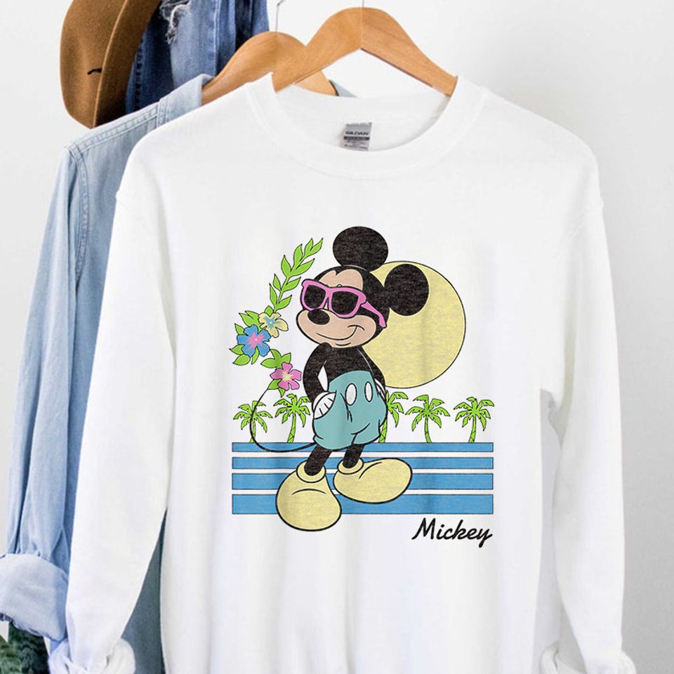 Discover Disney Mickey And Friends Mickey Retro Beach Summer Lover T-Shirt