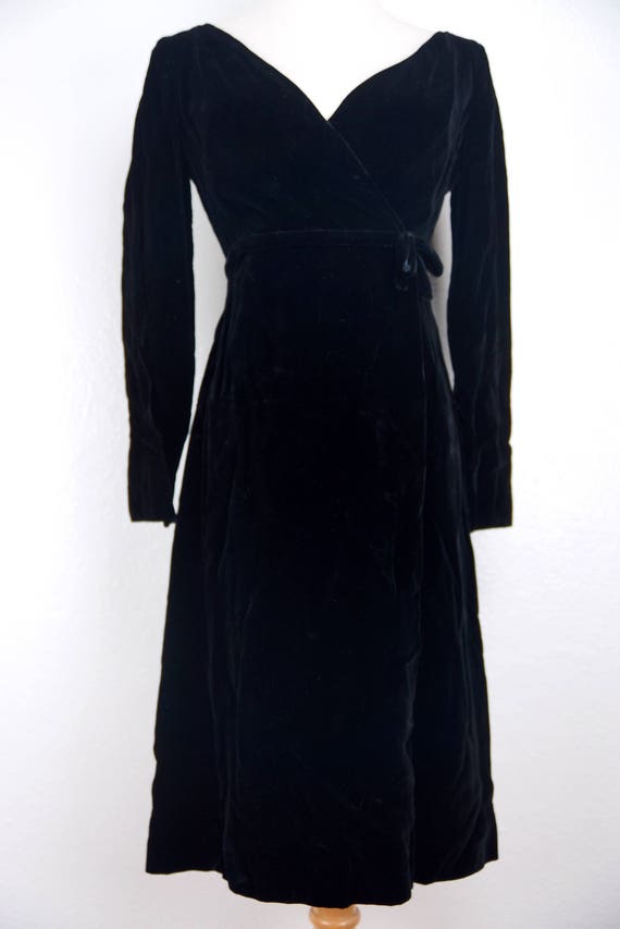 Black Velvet Mod Dress Long Sleeve A line Knee Le… - image 2