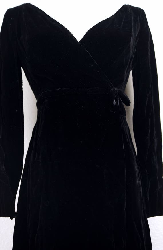 Black Velvet Mod Dress Long Sleeve A line Knee Le… - image 3