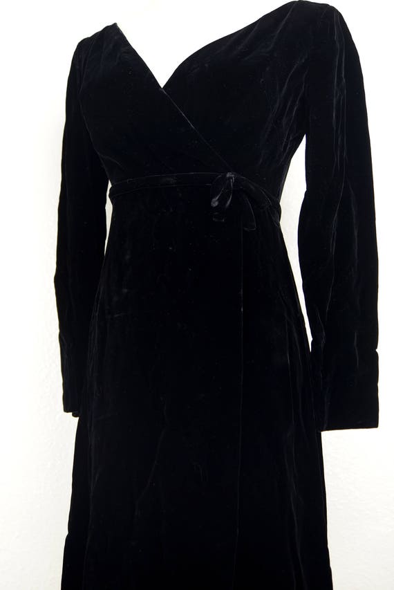 Black Velvet Mod Dress Long Sleeve A line Knee Le… - image 5