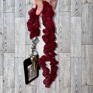 Cordón para el pelo de cuadros rojos y negros / Cordón para profesor a cuadros / Correa para teléfono / Regalo para profesor / Porta credencial