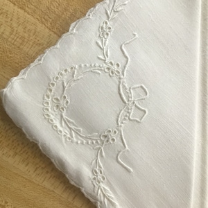 Set of 10 vintage linen table napkins cocktail-size embroidered