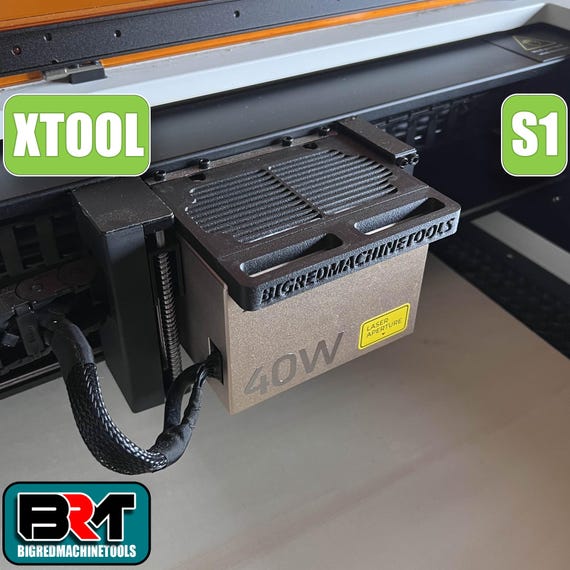 Magnetische Filterhalterung mit ergonomischem Griff für xTool S1 – ideal für 20W & 40W Module. Bietet präzise Positionierung und Staubschutz