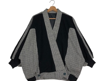 Two-Tone Cropped Bomber Jacket: Japanese Inspired Design
